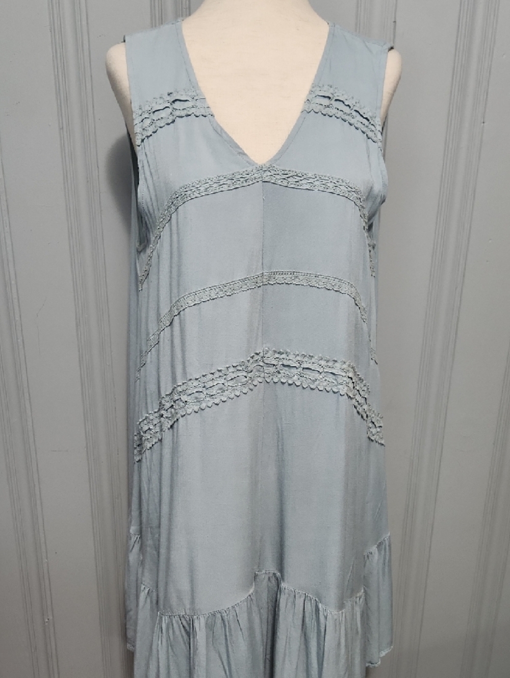 Sleeveless Light Blue V-Neck Lace-Trim Dress